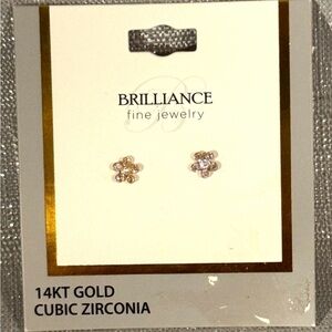 Brilliance Fine Jewelry 14kt Yellow Gold Cubic Zirconia Flower Stud Earrings. 